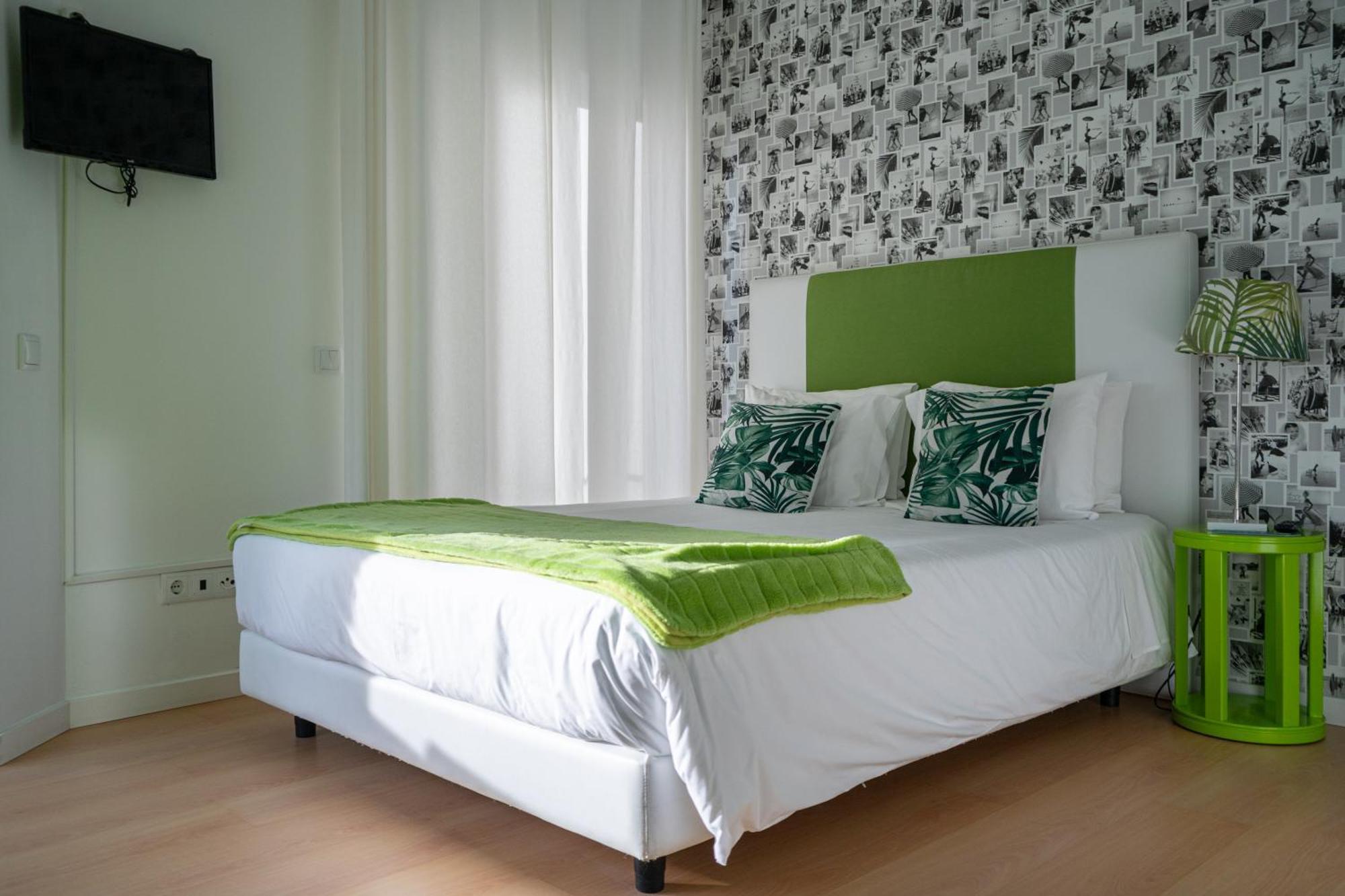 Bed and breakfast By The Sea - Nazaré Extérieur photo
