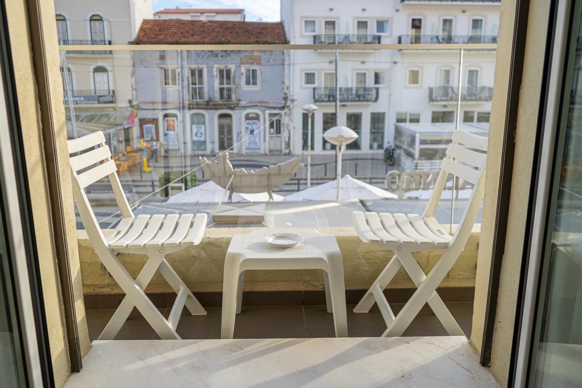 Bed and breakfast By The Sea - Nazaré Extérieur photo