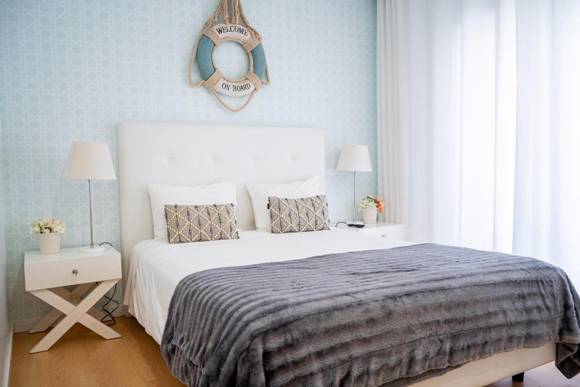 Bed and breakfast By The Sea - Nazaré Extérieur photo
