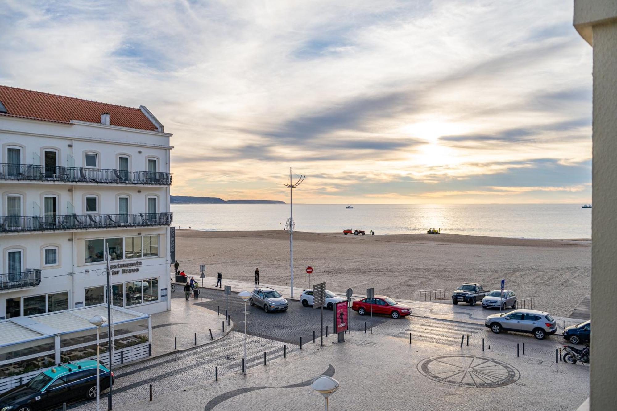 Bed and breakfast By The Sea - Nazaré Extérieur photo