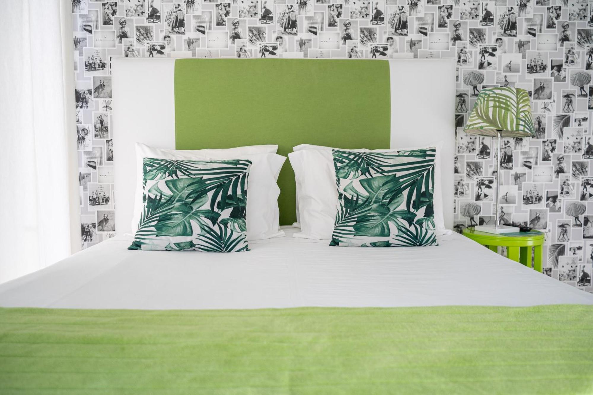 Bed and breakfast By The Sea - Nazaré Extérieur photo