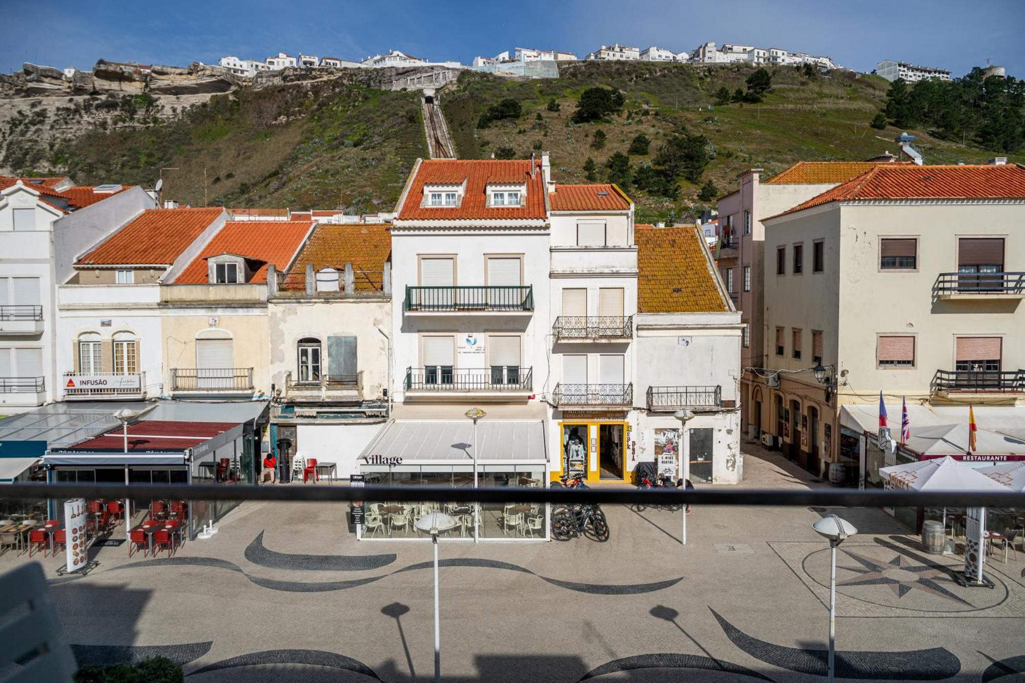 Bed and breakfast By The Sea - Nazaré Extérieur photo