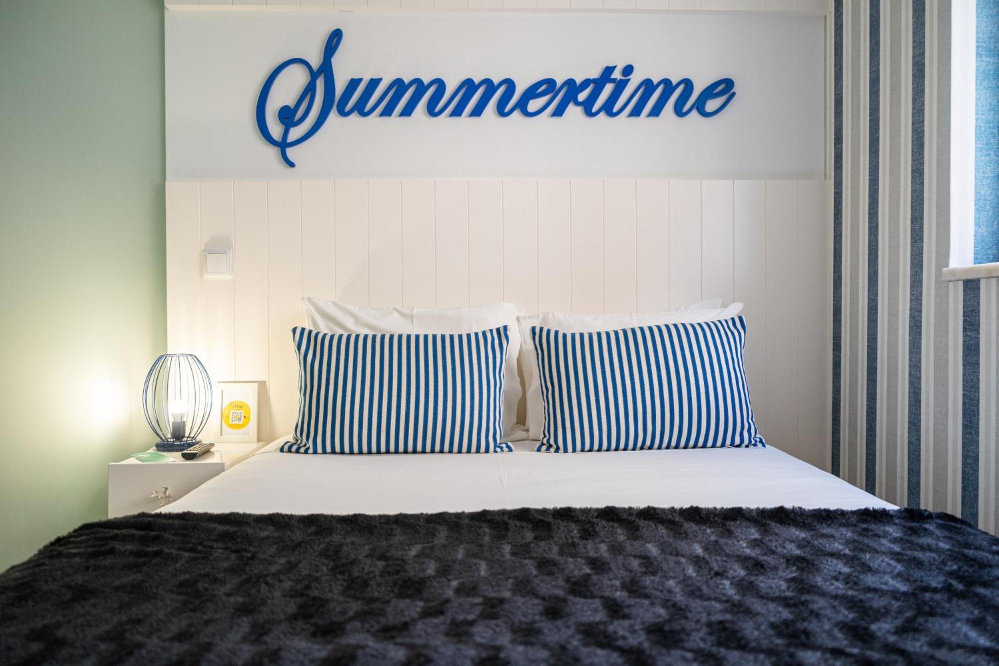 Bed and breakfast By The Sea - Nazaré Extérieur photo