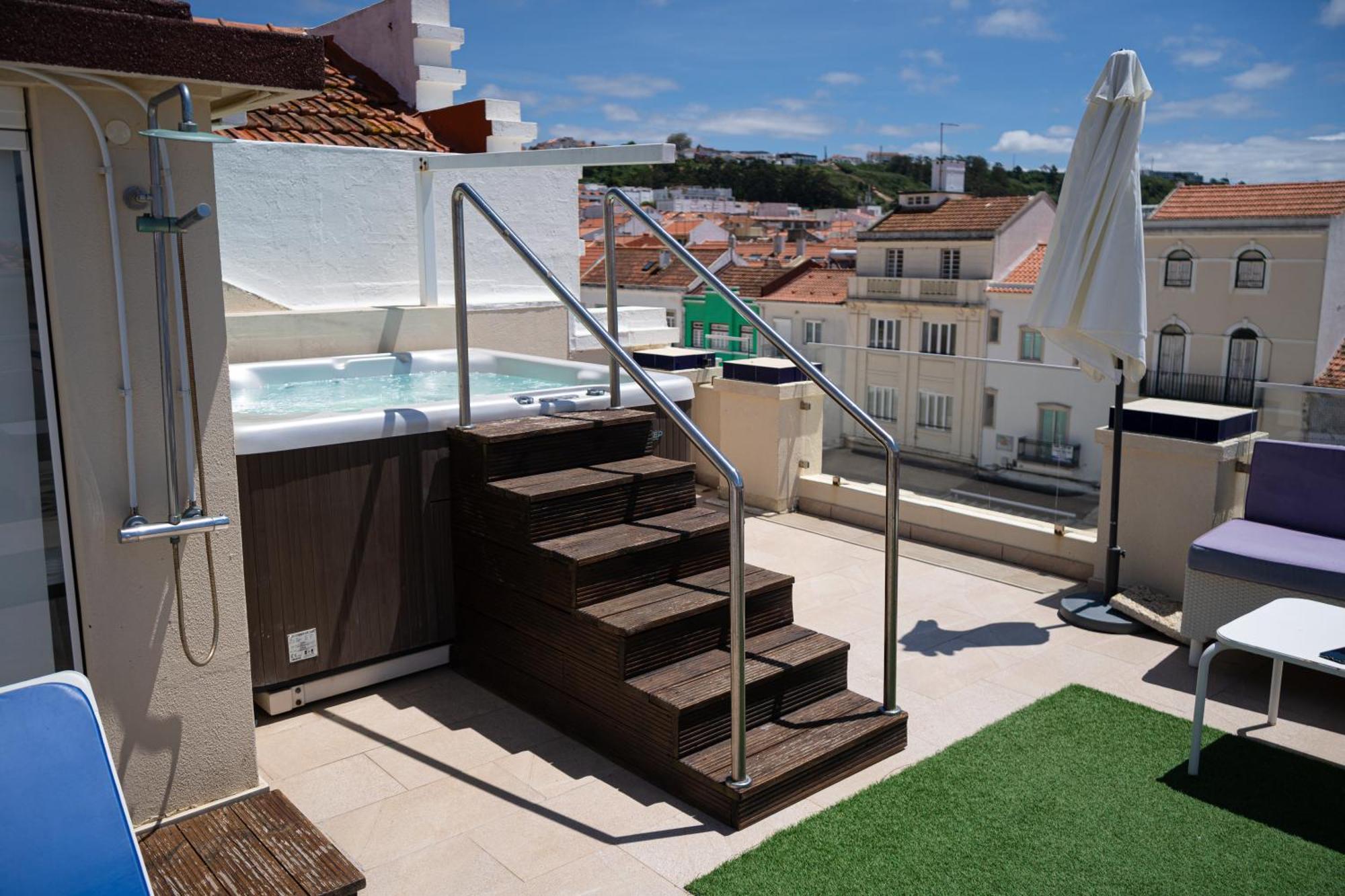Bed and breakfast By The Sea - Nazaré Extérieur photo
